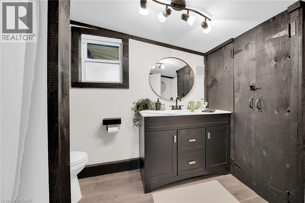 1023 LAKESHORE Road - 20