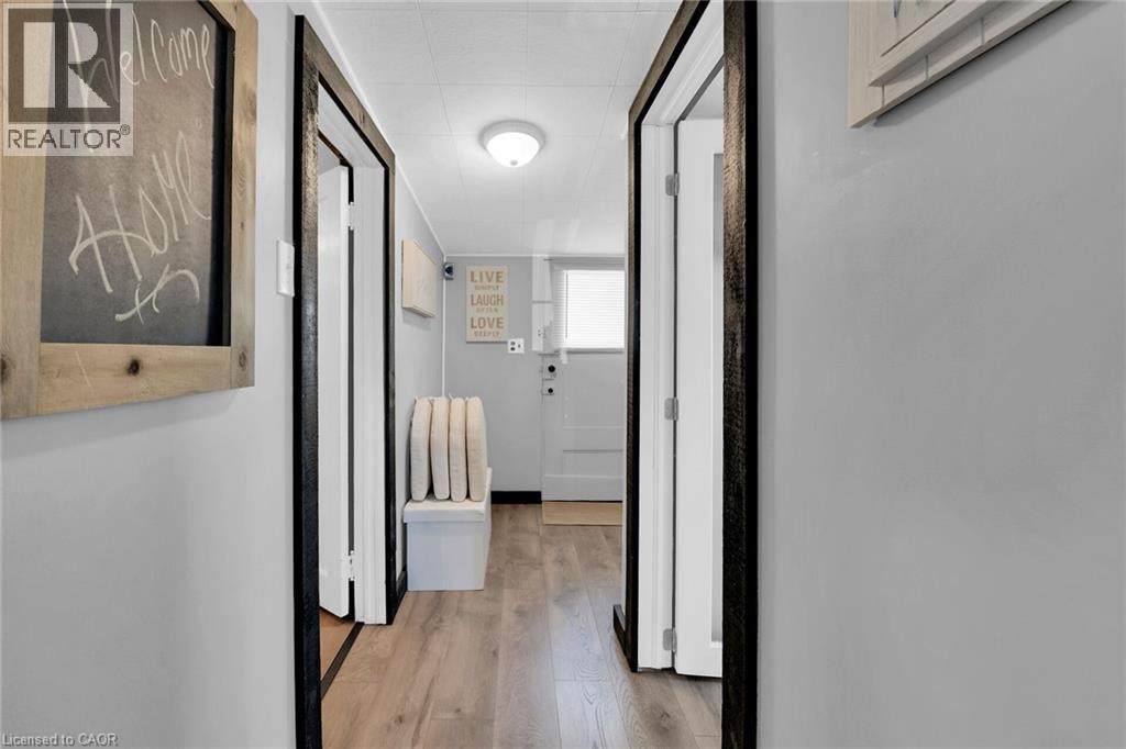 1023 LAKESHORE Road - 15