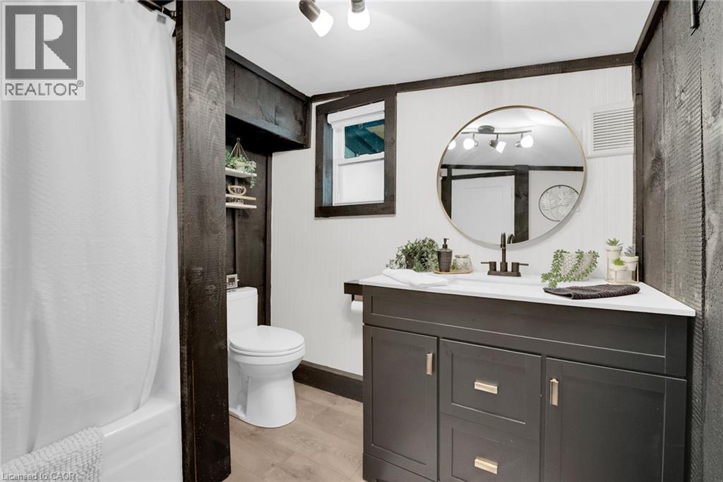 1023 LAKESHORE Road - 19