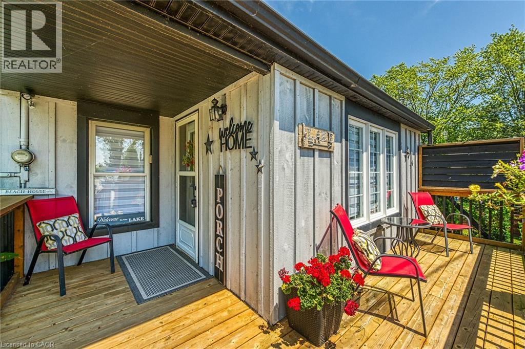 1023 LAKESHORE Road - 5