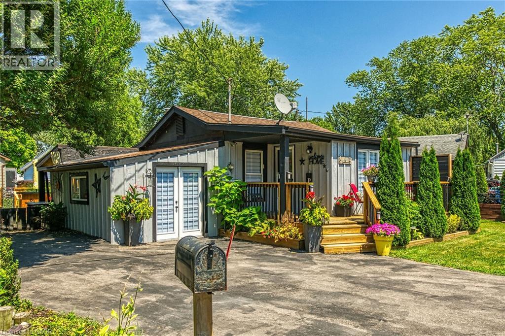 1023 LAKESHORE Road - 3
