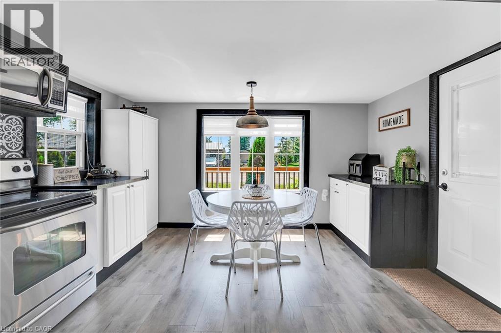 1023 LAKESHORE Road - 9