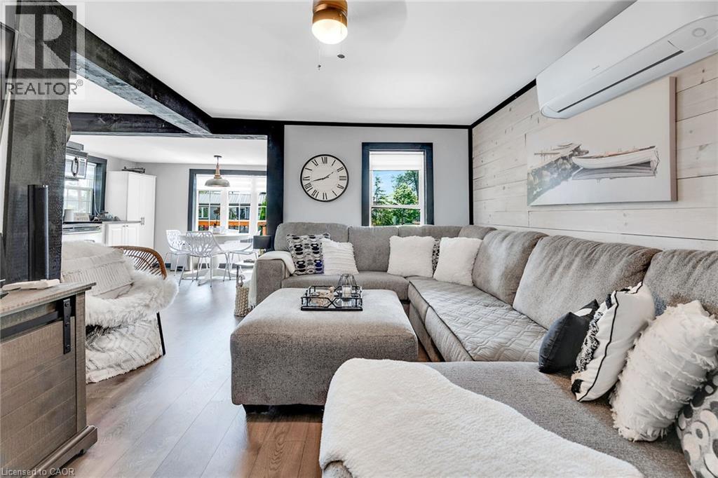 1023 LAKESHORE Road - 14