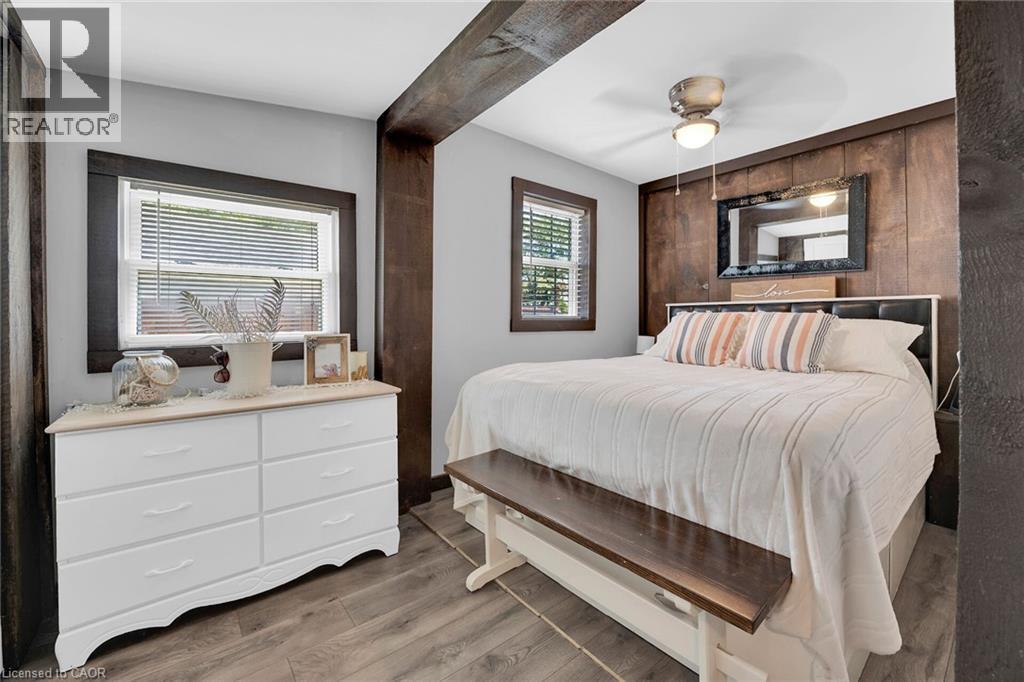 1023 LAKESHORE Road - 16