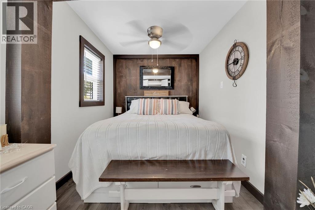 1023 LAKESHORE Road - 17