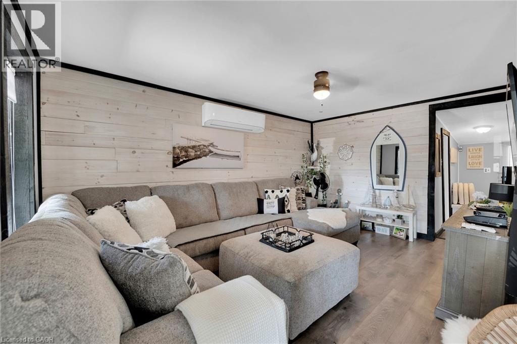 1023 LAKESHORE Road - 12