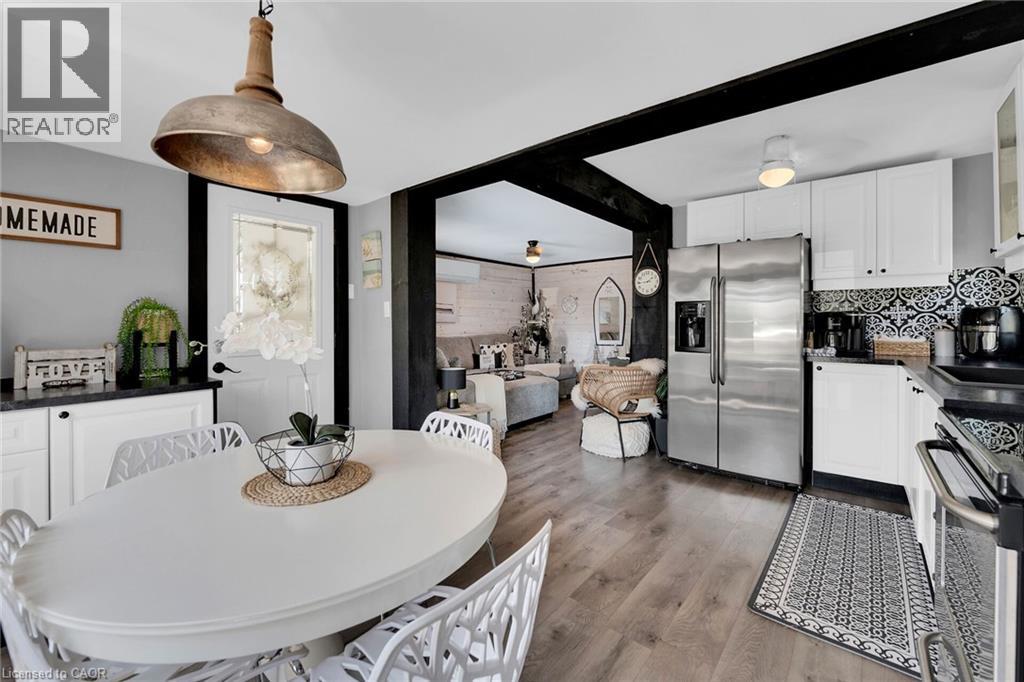 1023 LAKESHORE Road - 11
