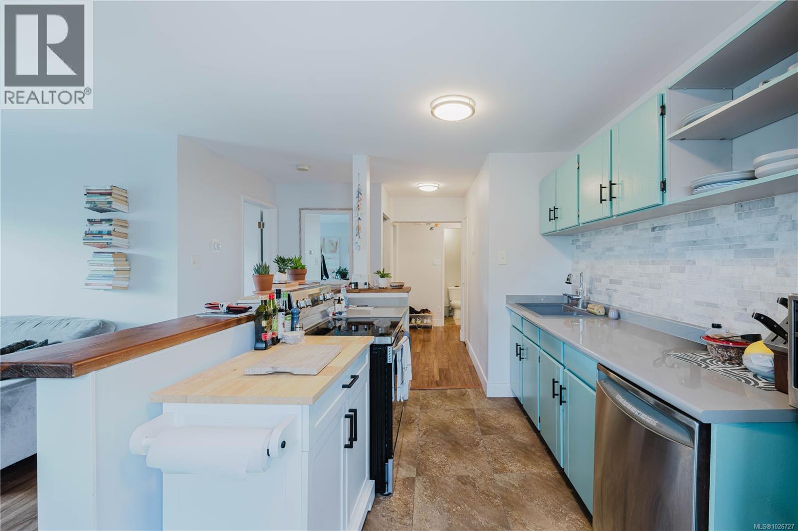 201 1235 Johnson Street, Victoria