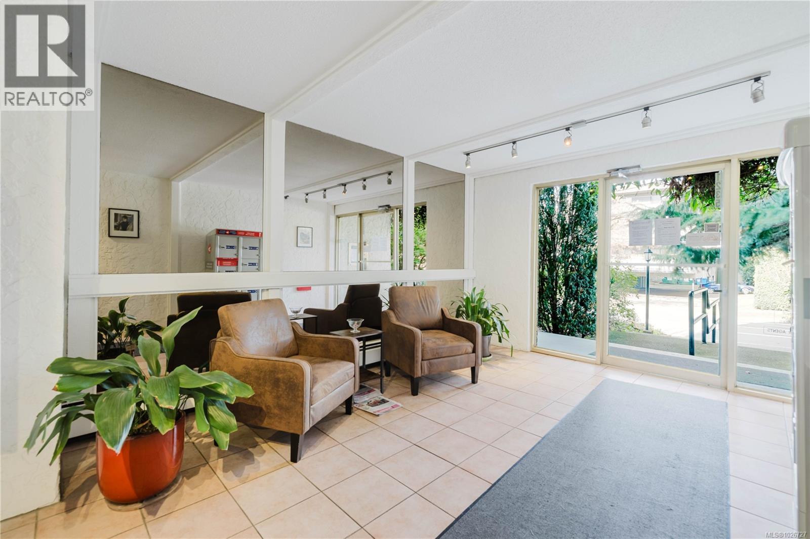 201 1235 Johnson Street, Victoria