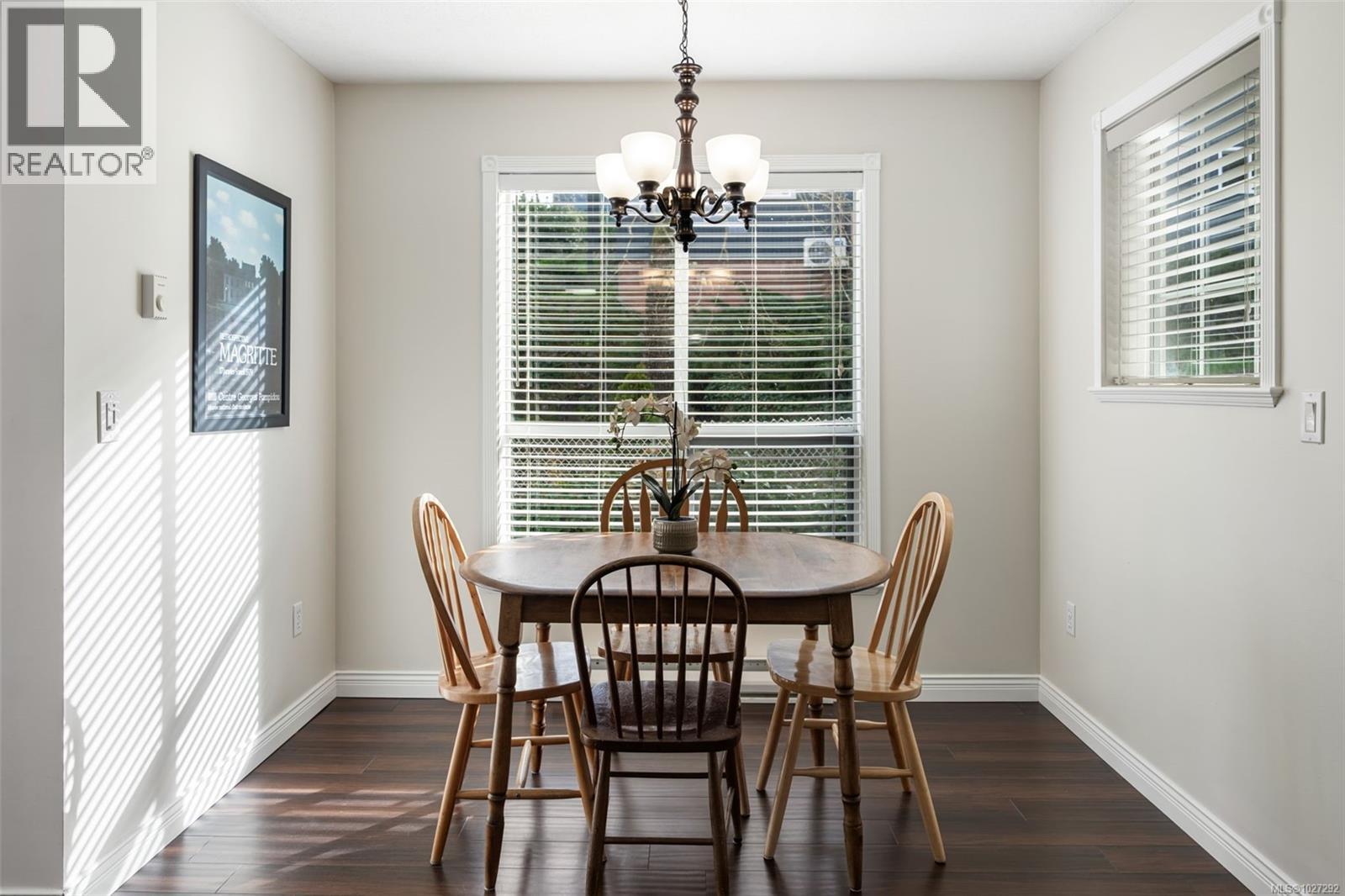 205 1371 Hillside Avenue, Victoria