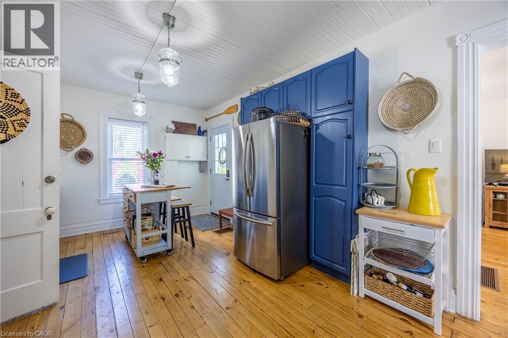 1047 BAY Street - 10