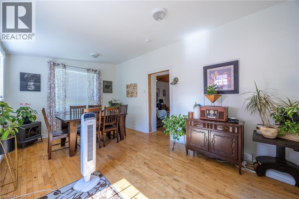 1047 BAY Street - 16