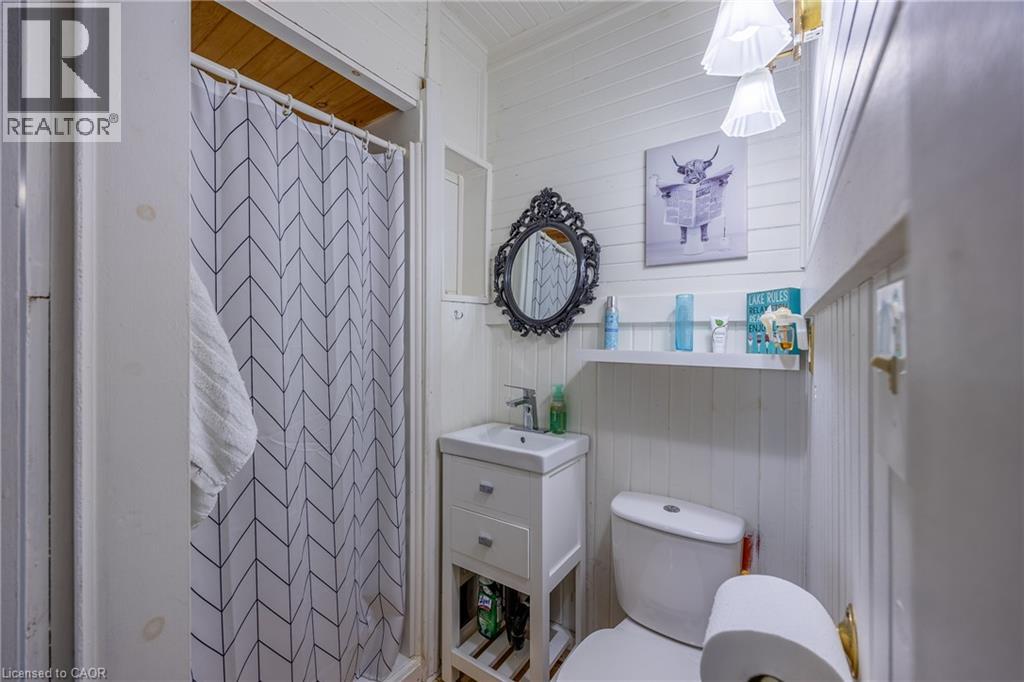 1047 BAY Street - 15