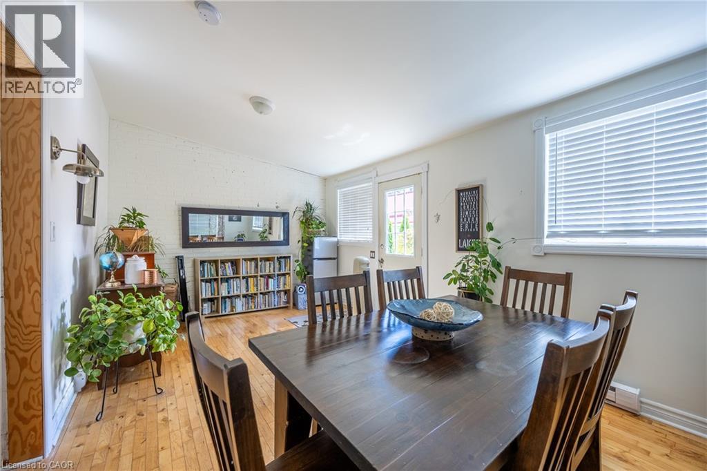 1047 BAY Street - 17