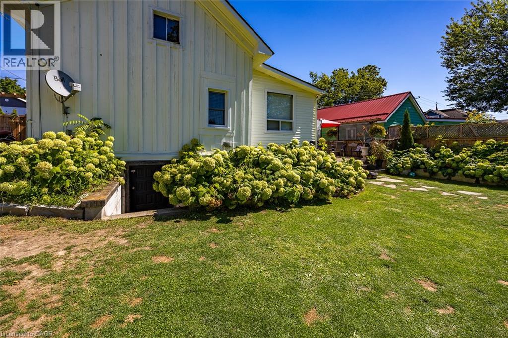 1047 BAY Street - 33