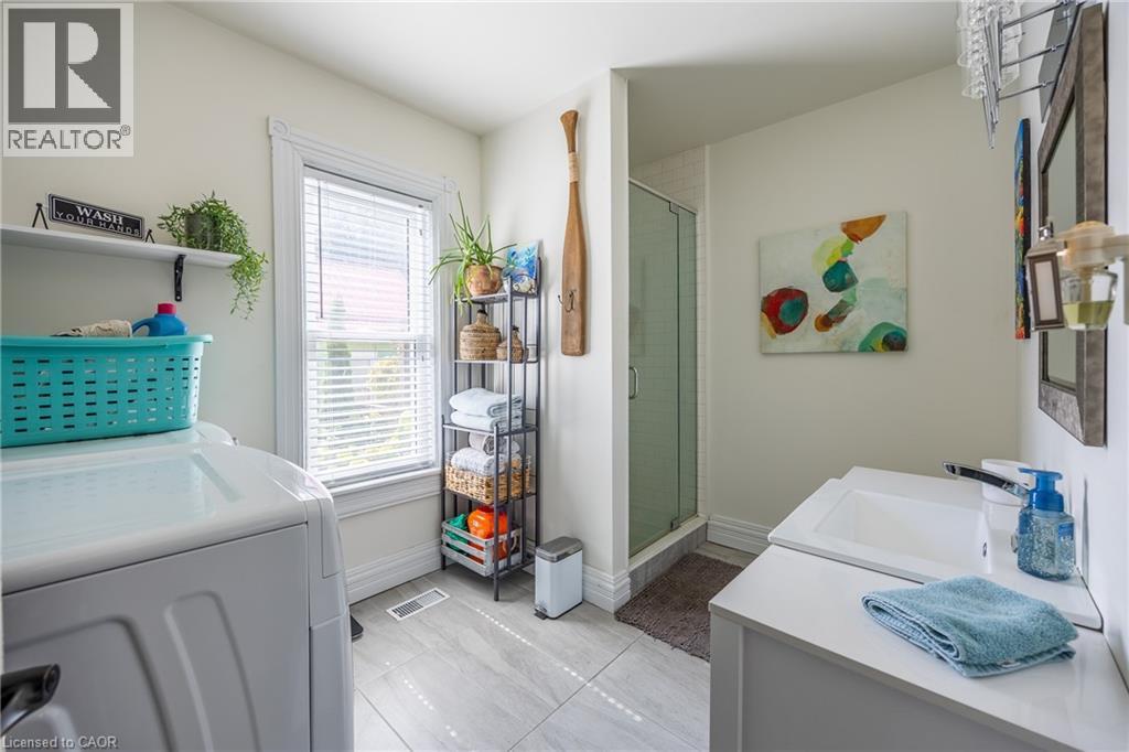 1047 BAY Street - 12