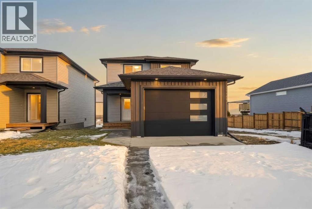 125 Hampton Crescent - Main photo, Sylvan Lake, Alberta