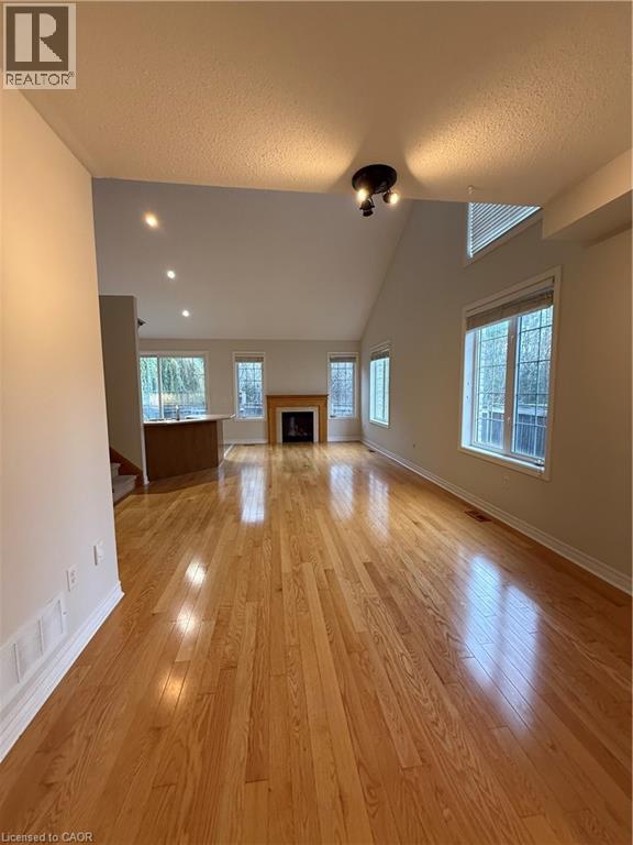 4210 SAUNDERS Crescent - Photo 4 of 37, Burlington, Ontario