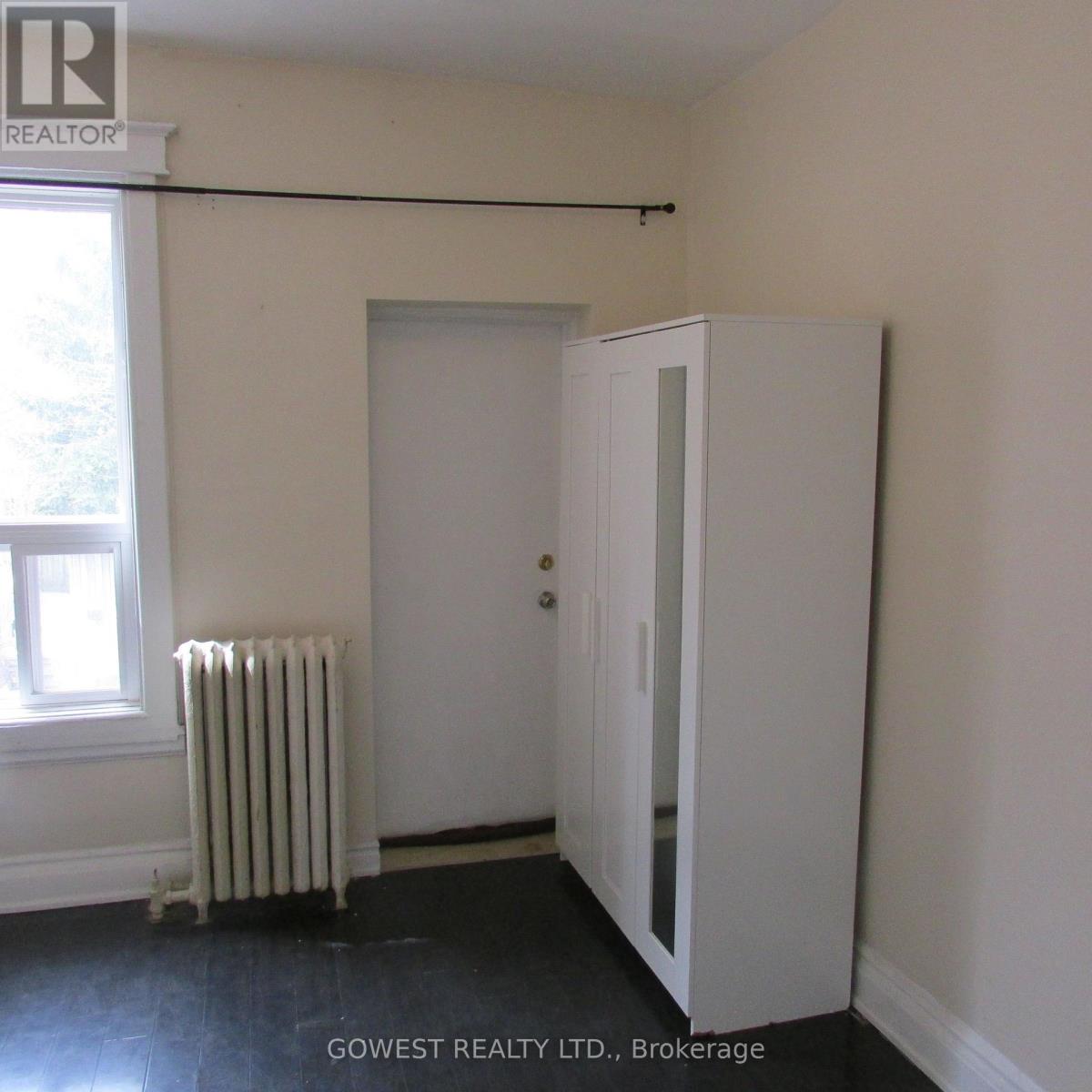 2011 DUNDAS STREET W - 7
