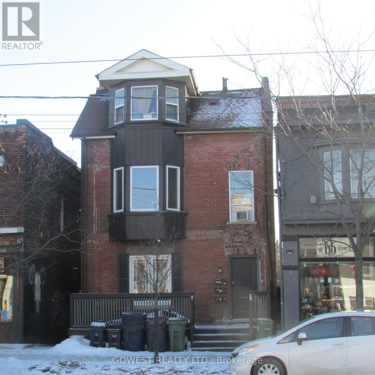 2011 DUNDAS STREET W - 1