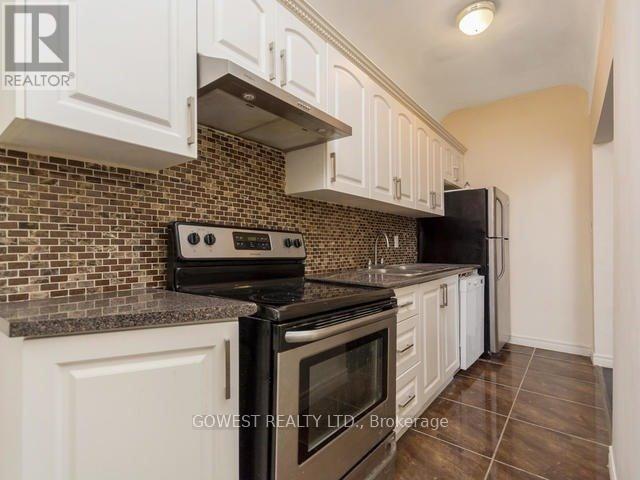 2011 DUNDAS STREET W - 5