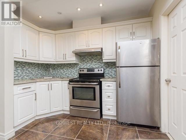 2011 DUNDAS STREET W - 20