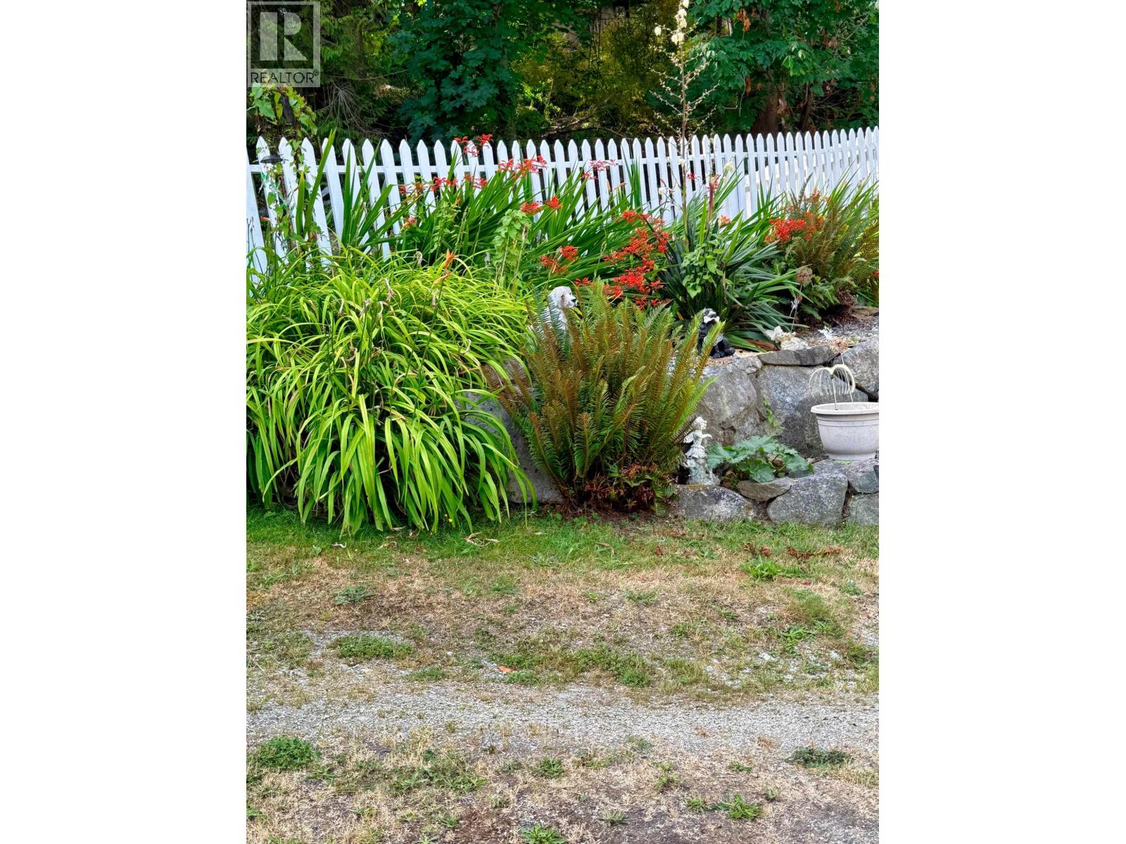 12886 LAGOON ROAD, Madeira Park