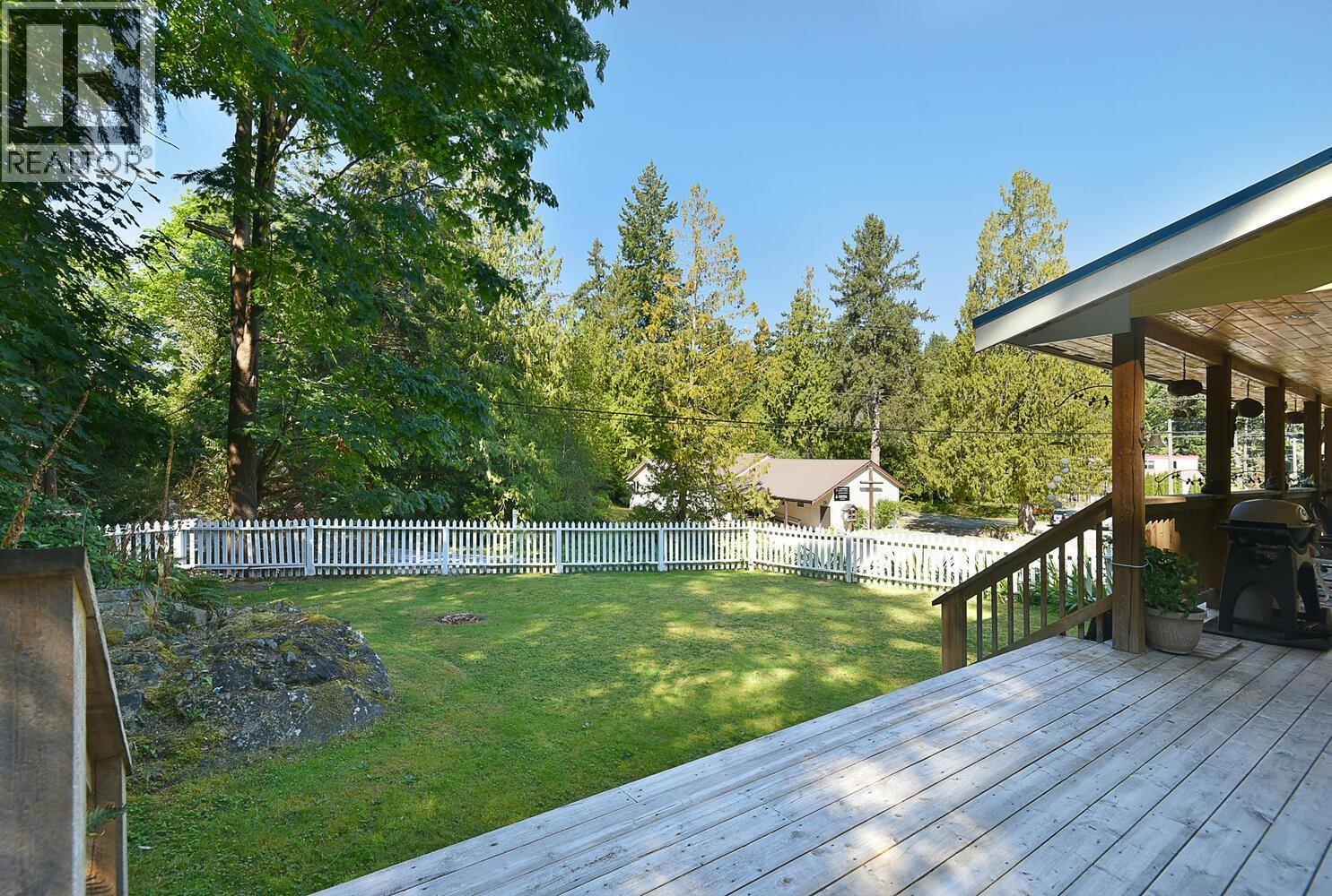 12886 LAGOON ROAD, Madeira Park