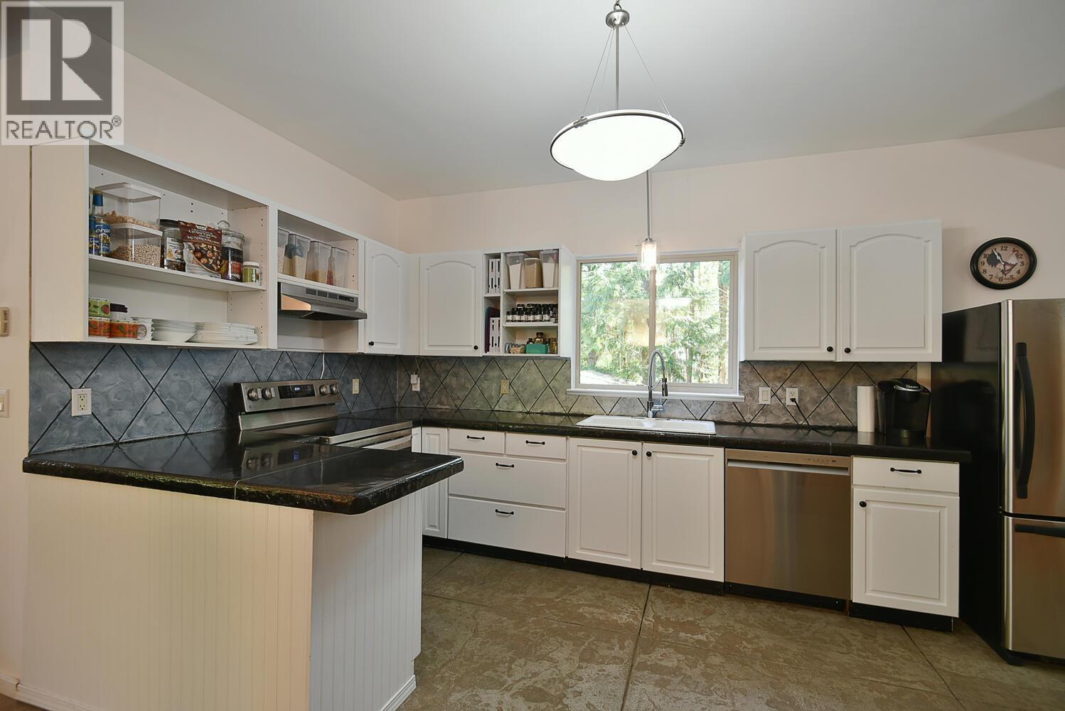 12886 LAGOON ROAD, Madeira Park