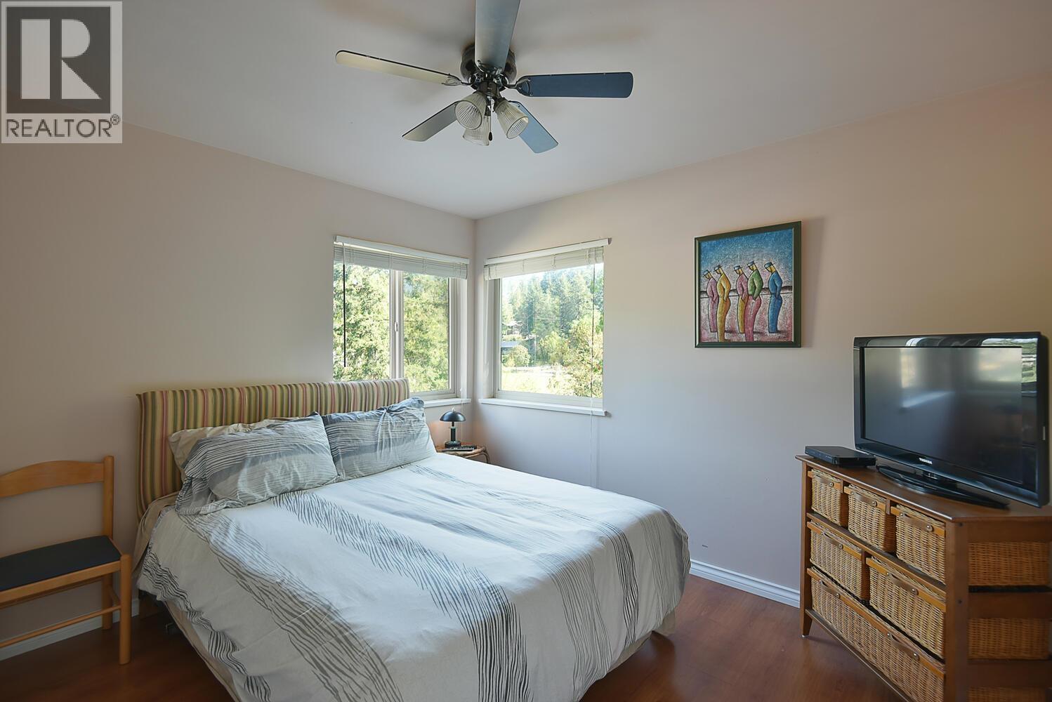 12886 LAGOON ROAD, Madeira Park