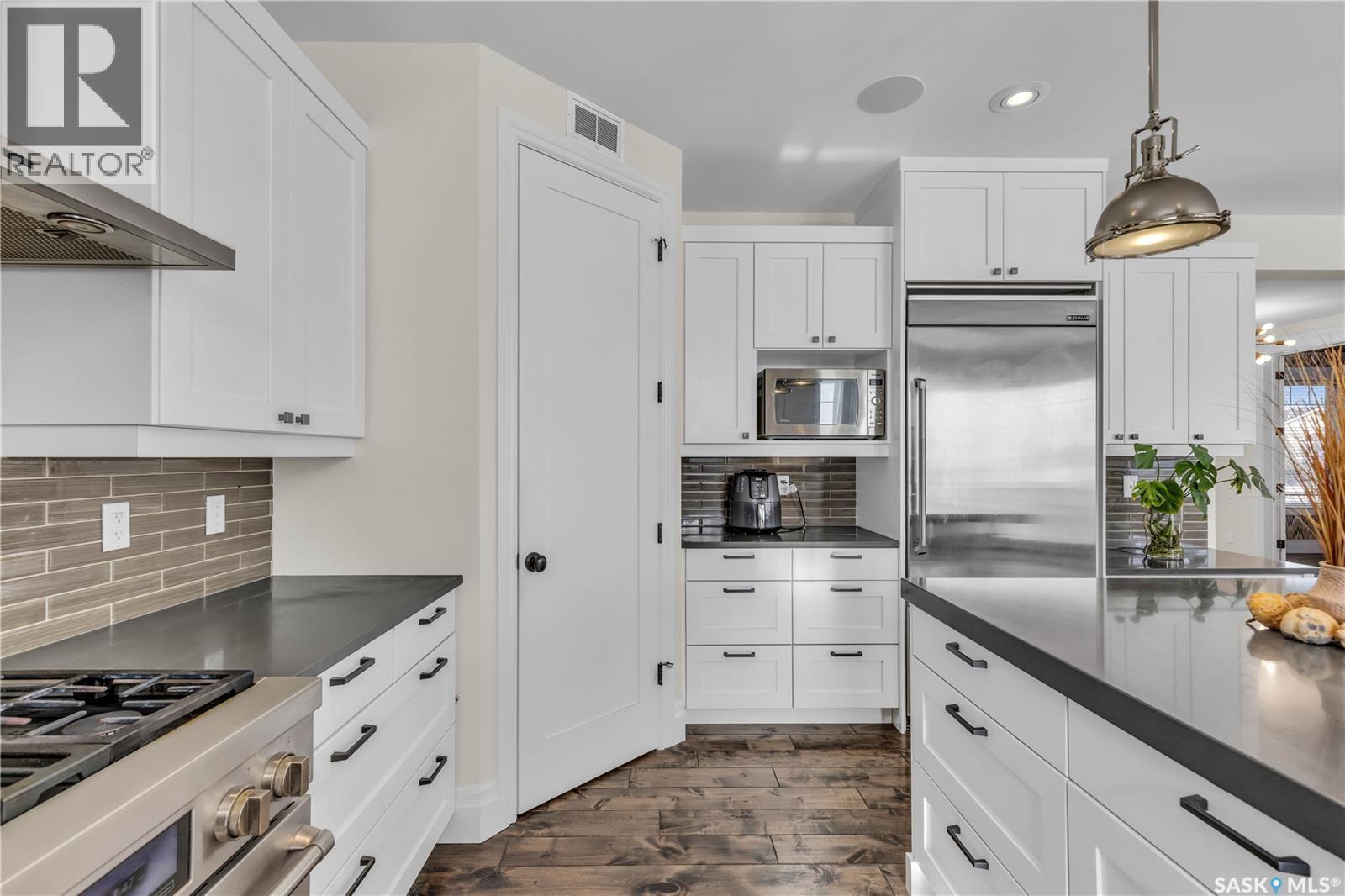 438 Horlick MANOR - 14