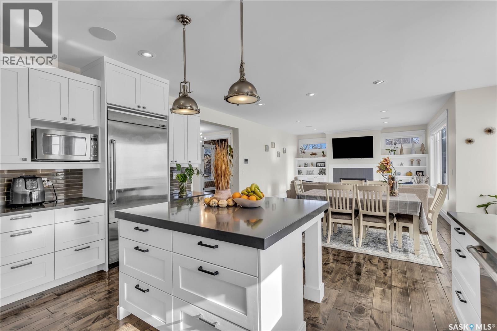 438 Horlick MANOR - 15