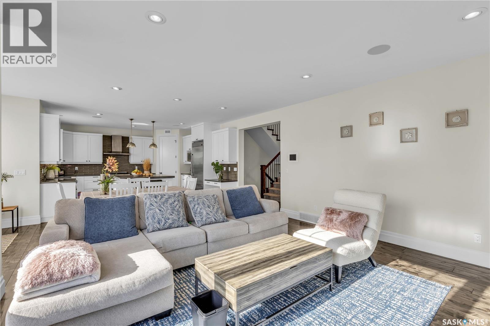 438 Horlick MANOR - 22