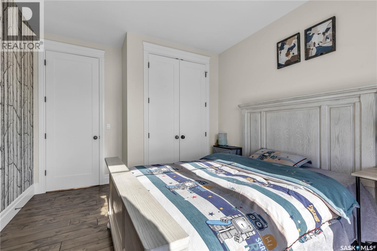438 Horlick MANOR - 31