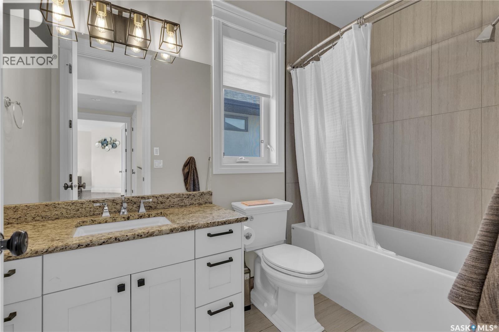 438 Horlick MANOR - 32