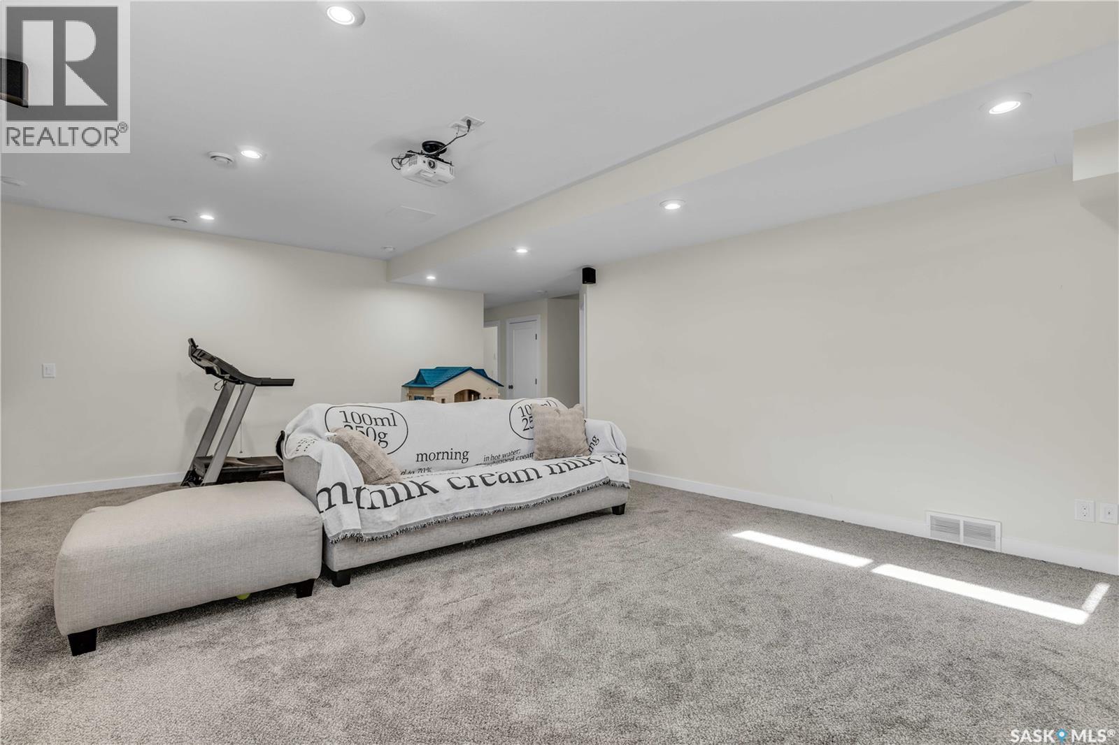 438 Horlick MANOR - 36
