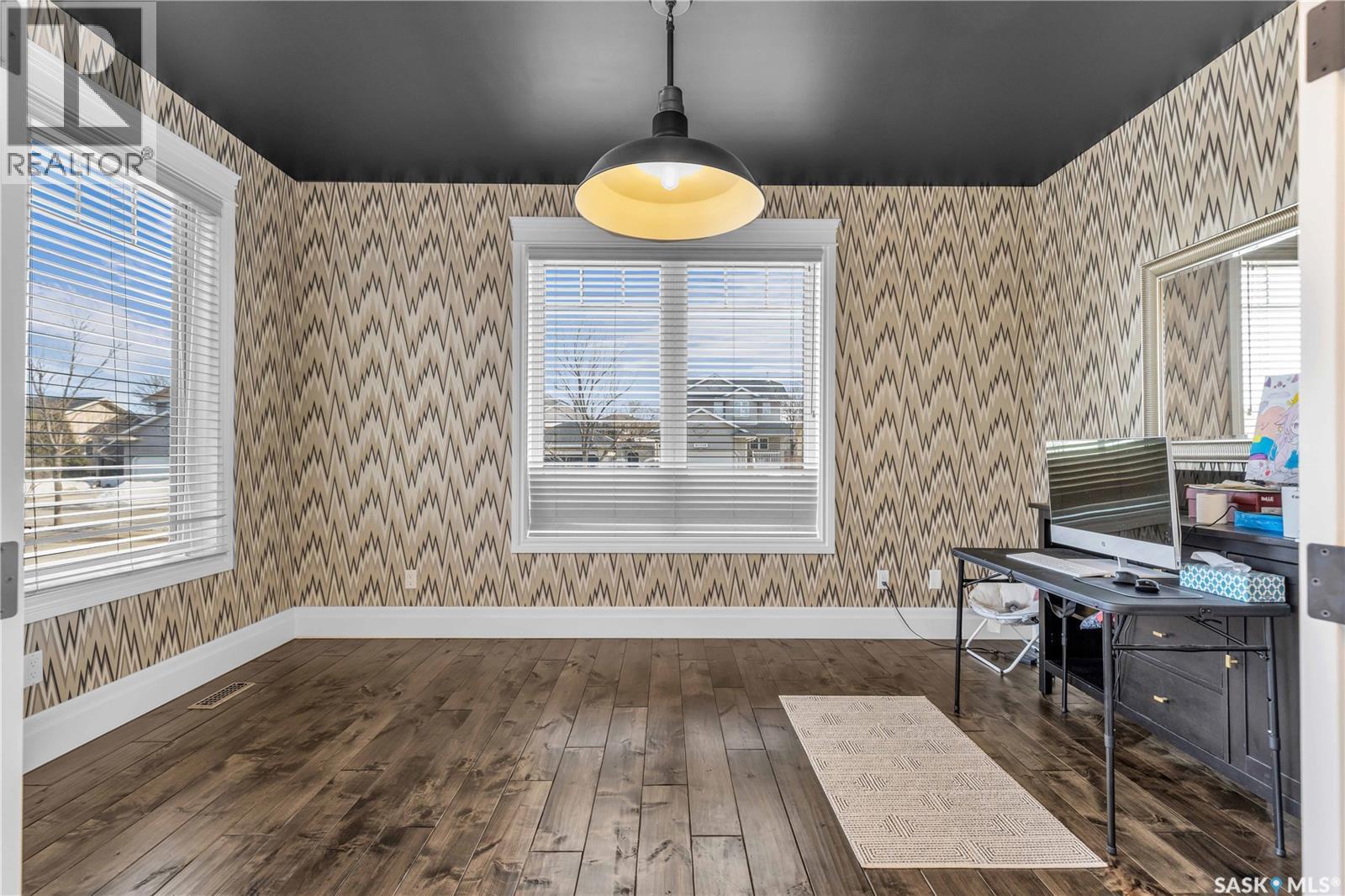 438 Horlick MANOR - 6