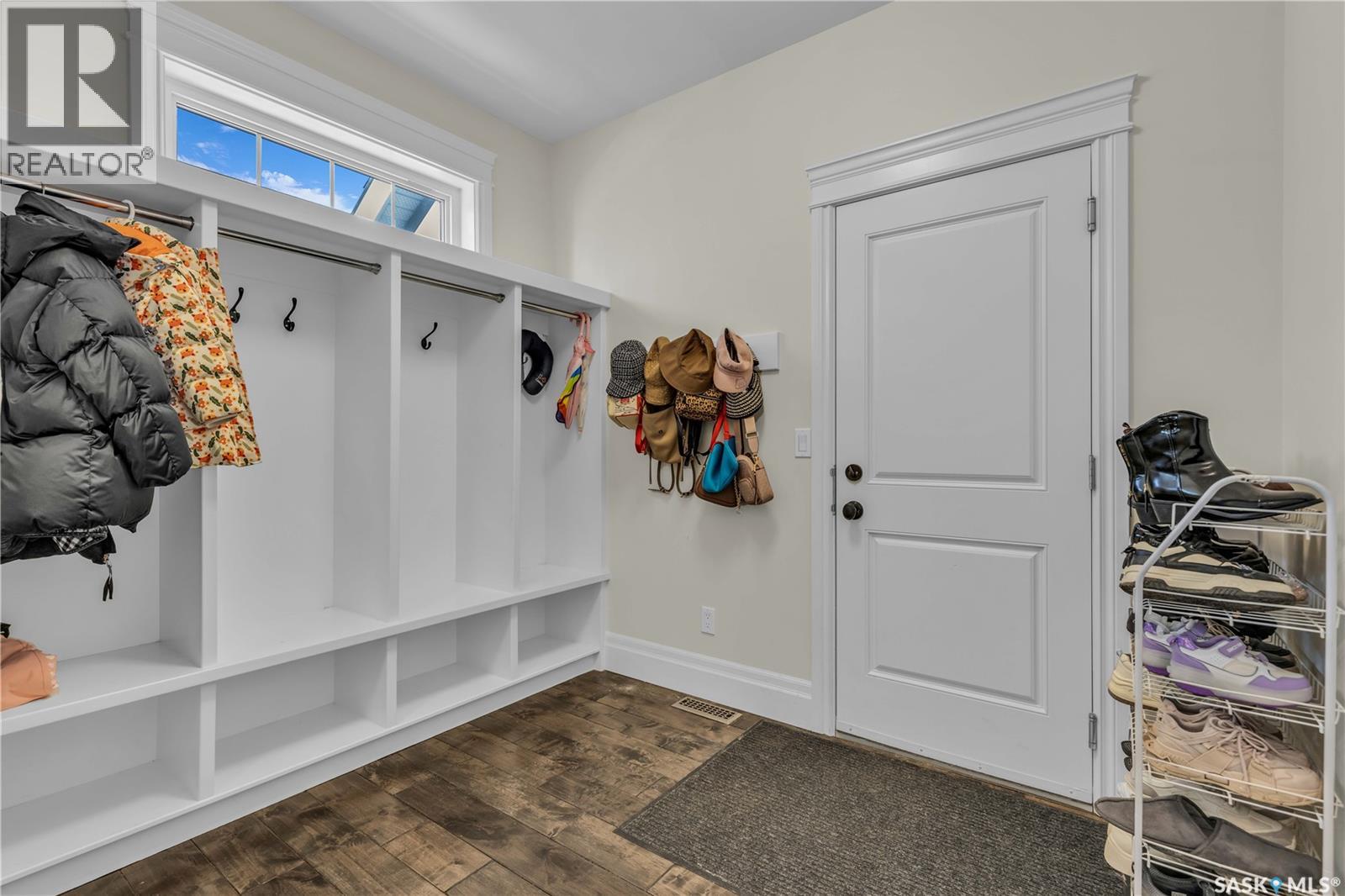 438 Horlick MANOR - 8