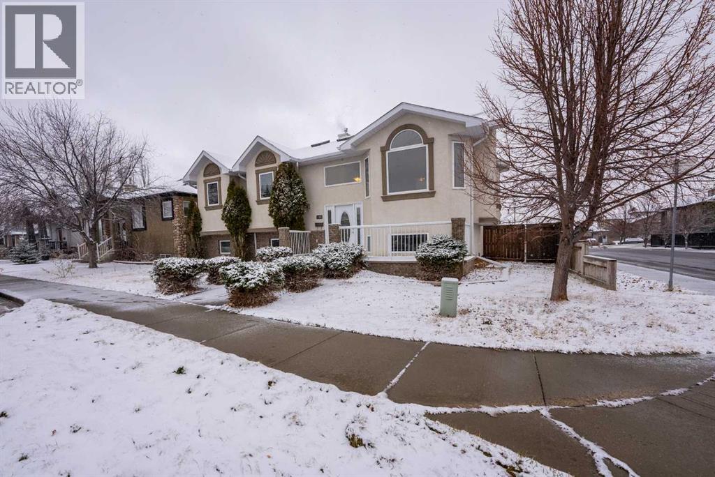 119 Grand River Boulevard W - Photo 3 of 50, Lethbridge, Alberta