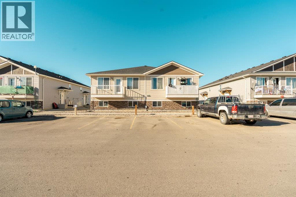 4, 40 Cougar Cove N - Photo 3 of 30, Lethbridge, Alberta