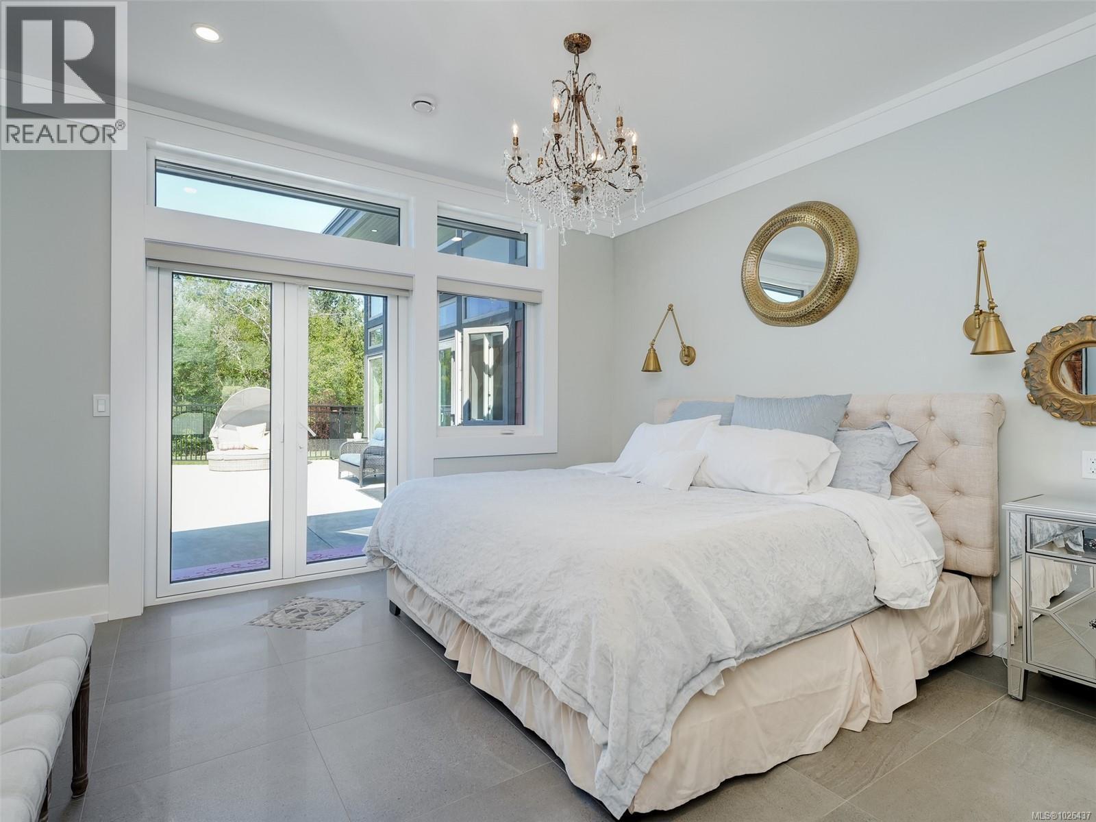  1096 Maple Road, North Saanich