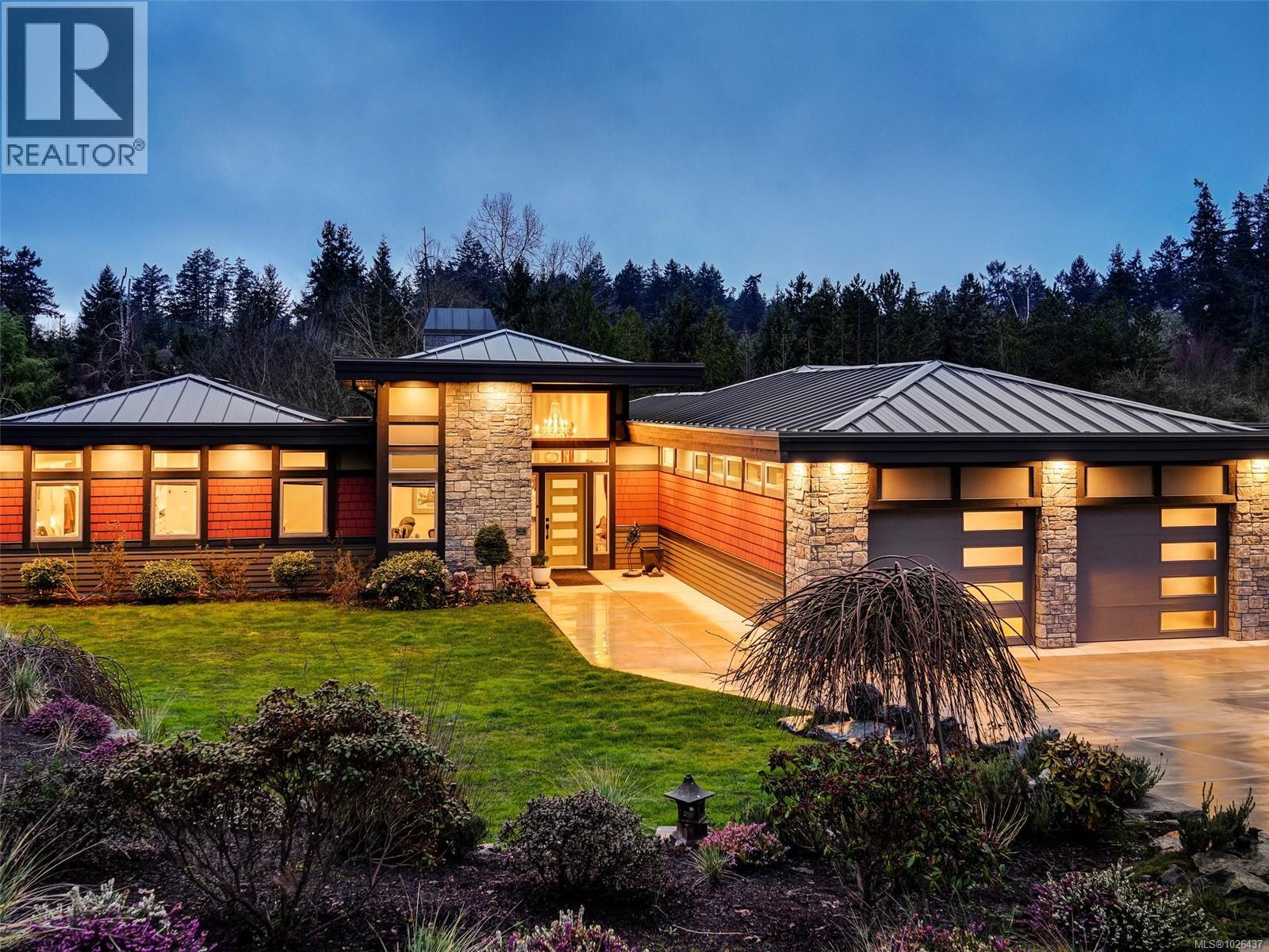 1096 Maple Rd - Main photo, North Saanich, British Columbia