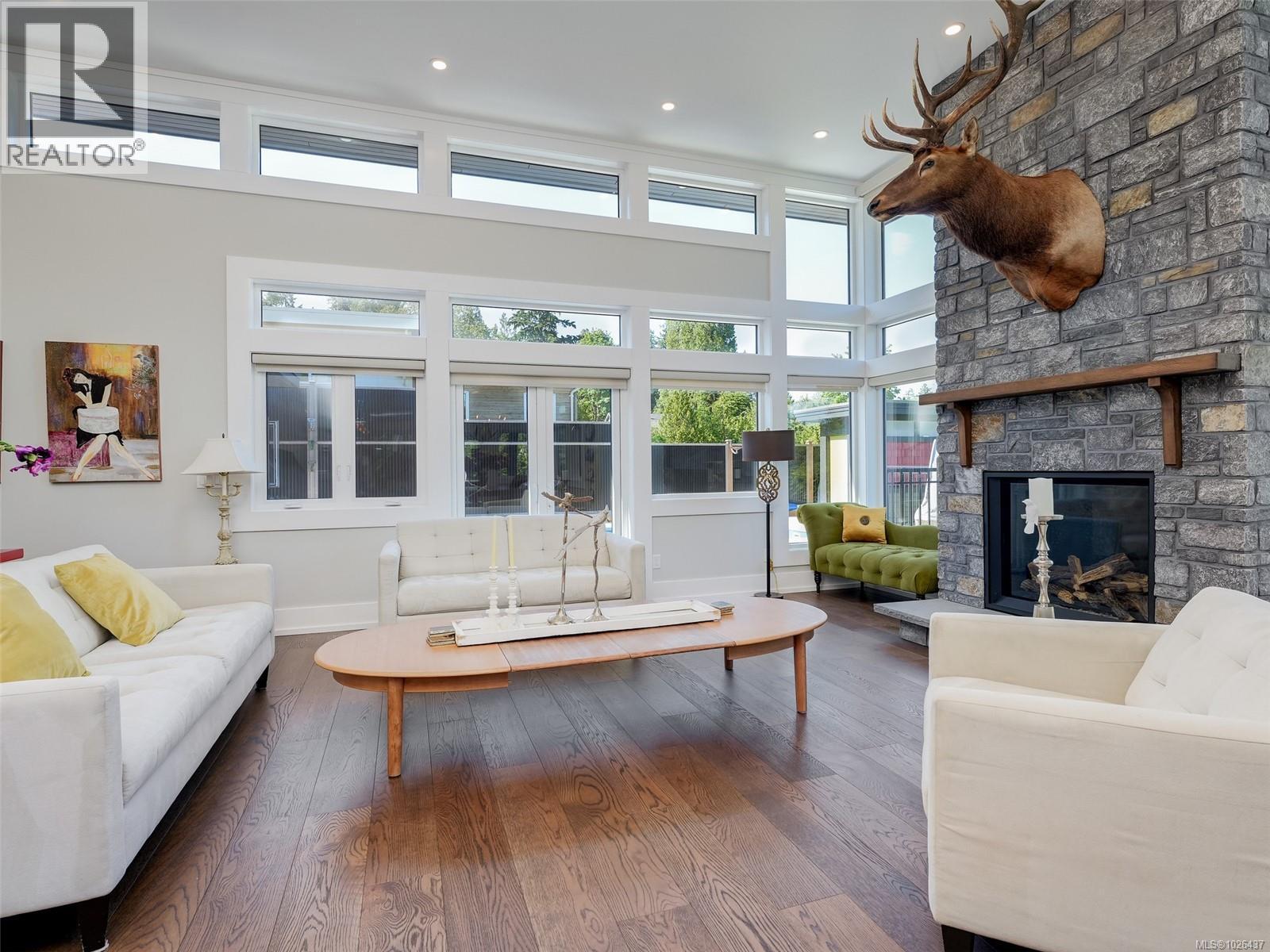  1096 Maple Road, North Saanich