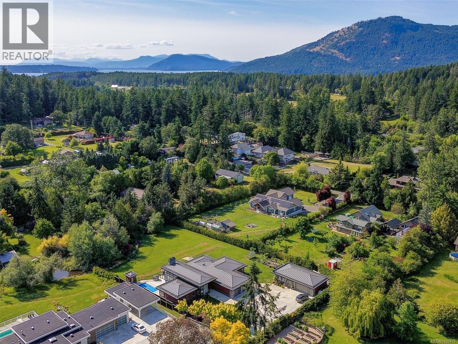  1096 Maple Road, North Saanich