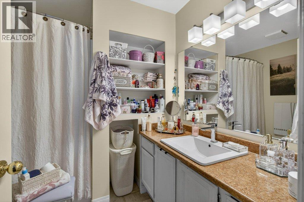 111 Harbourfront Drive NW Unit# 2, Salmon Arm