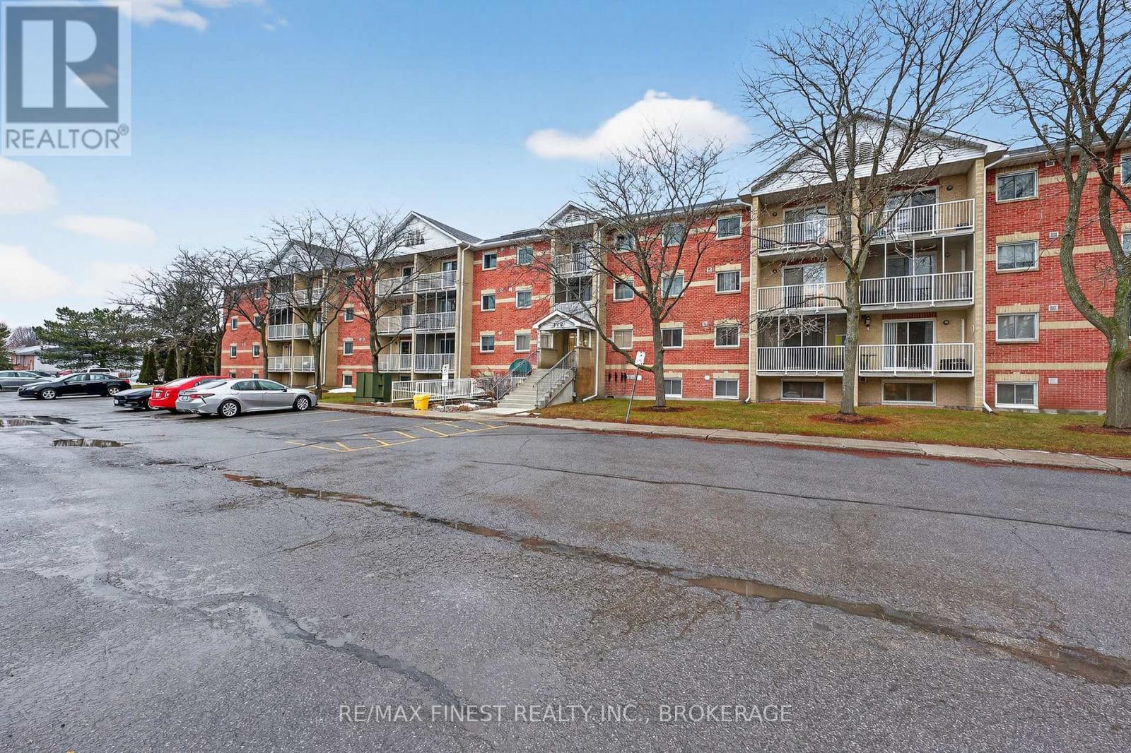 311 - 316 KINGSDALE AVENUE