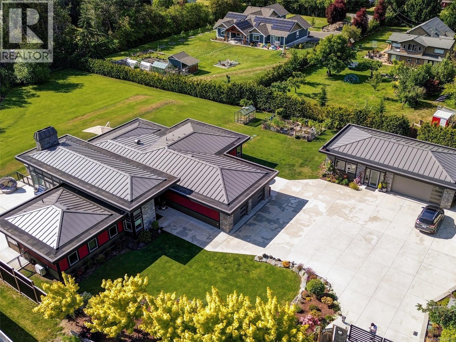  1096 Maple Road, North Saanich