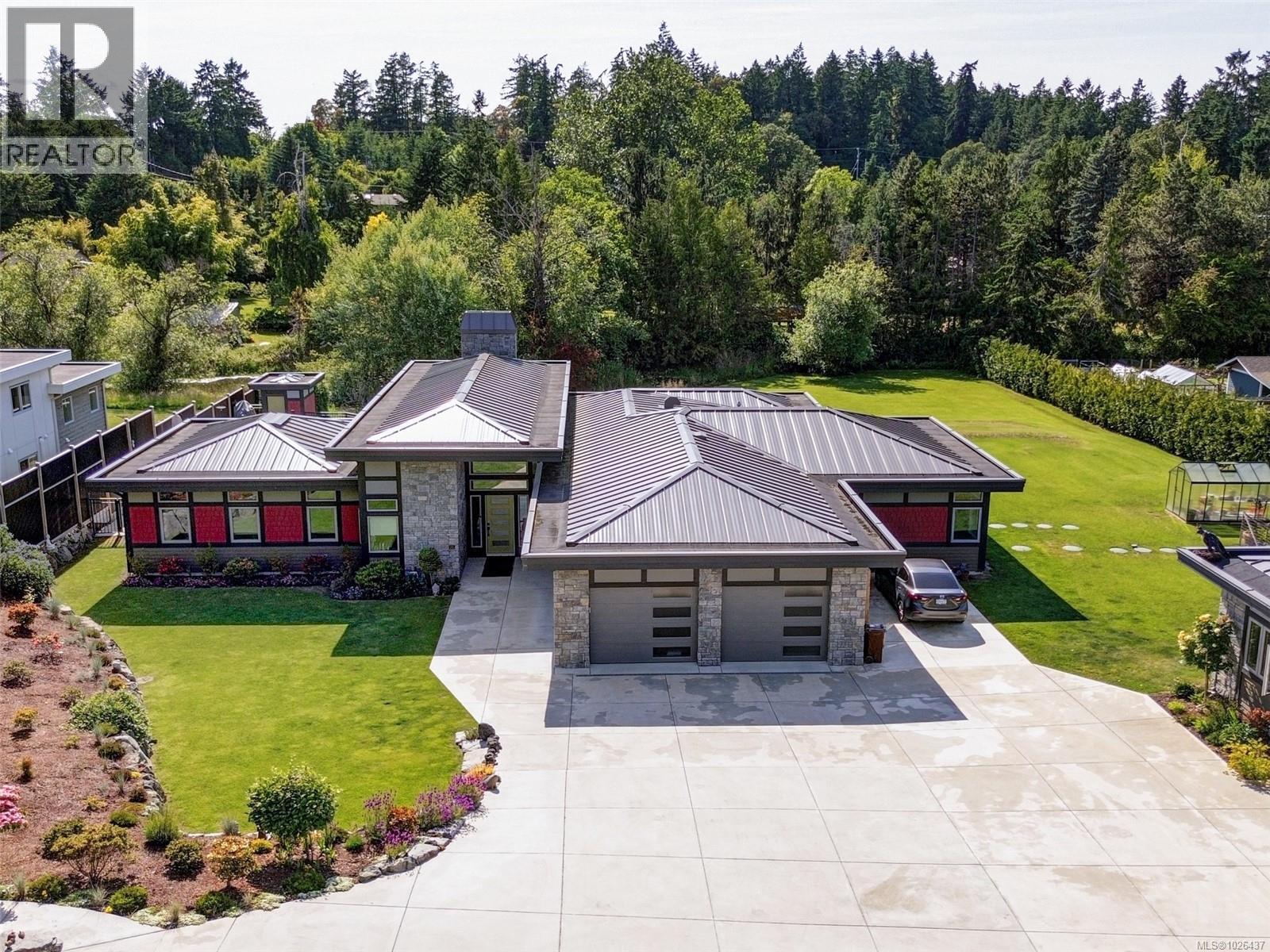  1096 Maple Road, North Saanich