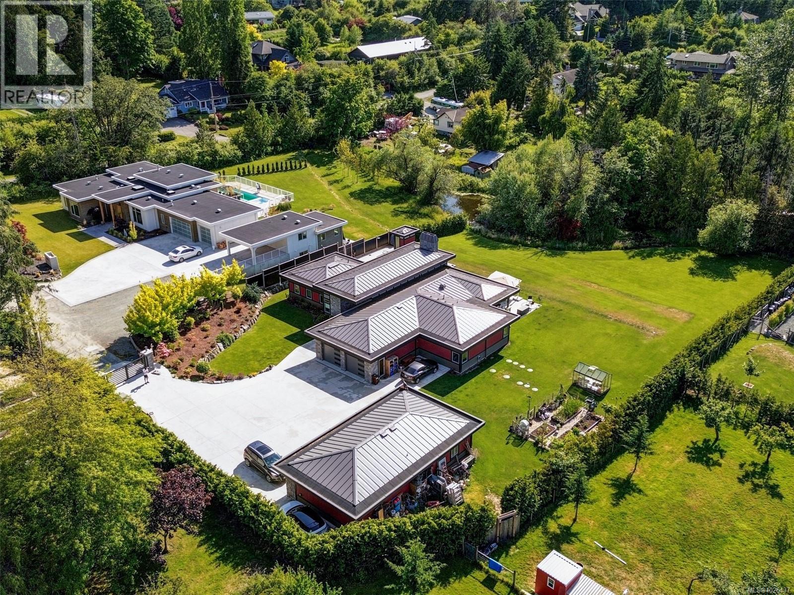  1096 Maple Road, North Saanich