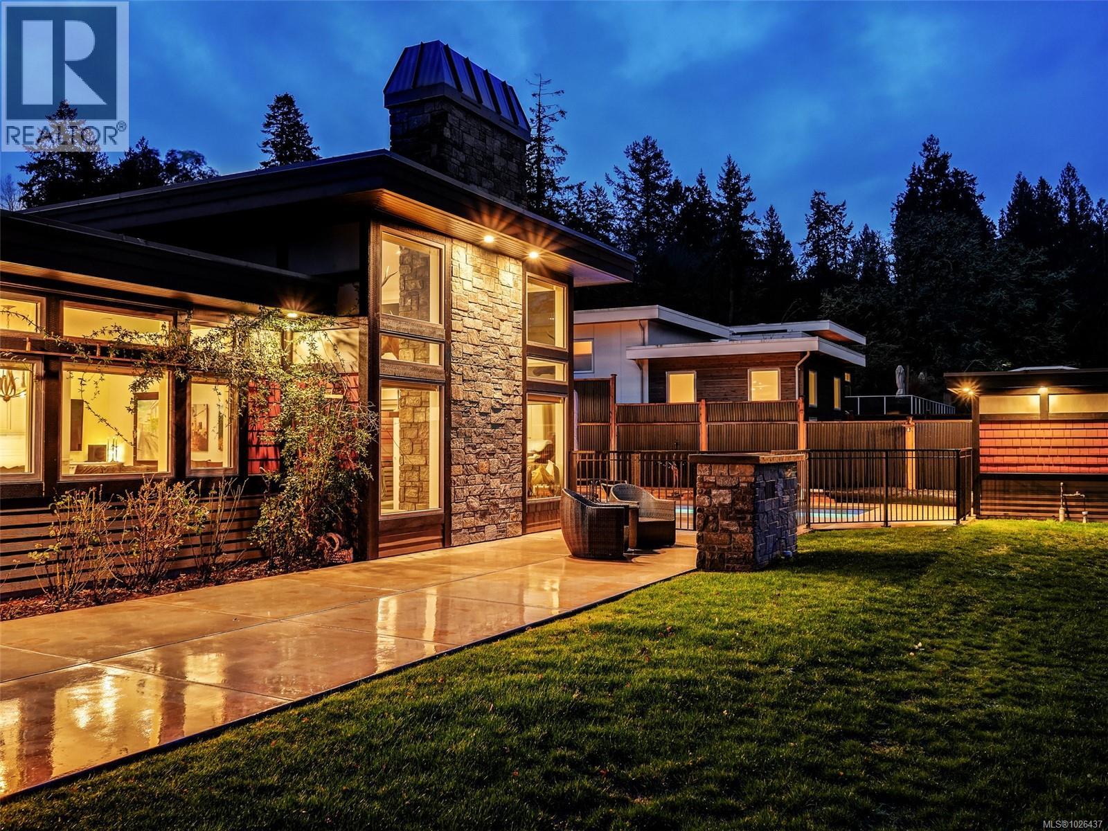  1096 Maple Road, North Saanich